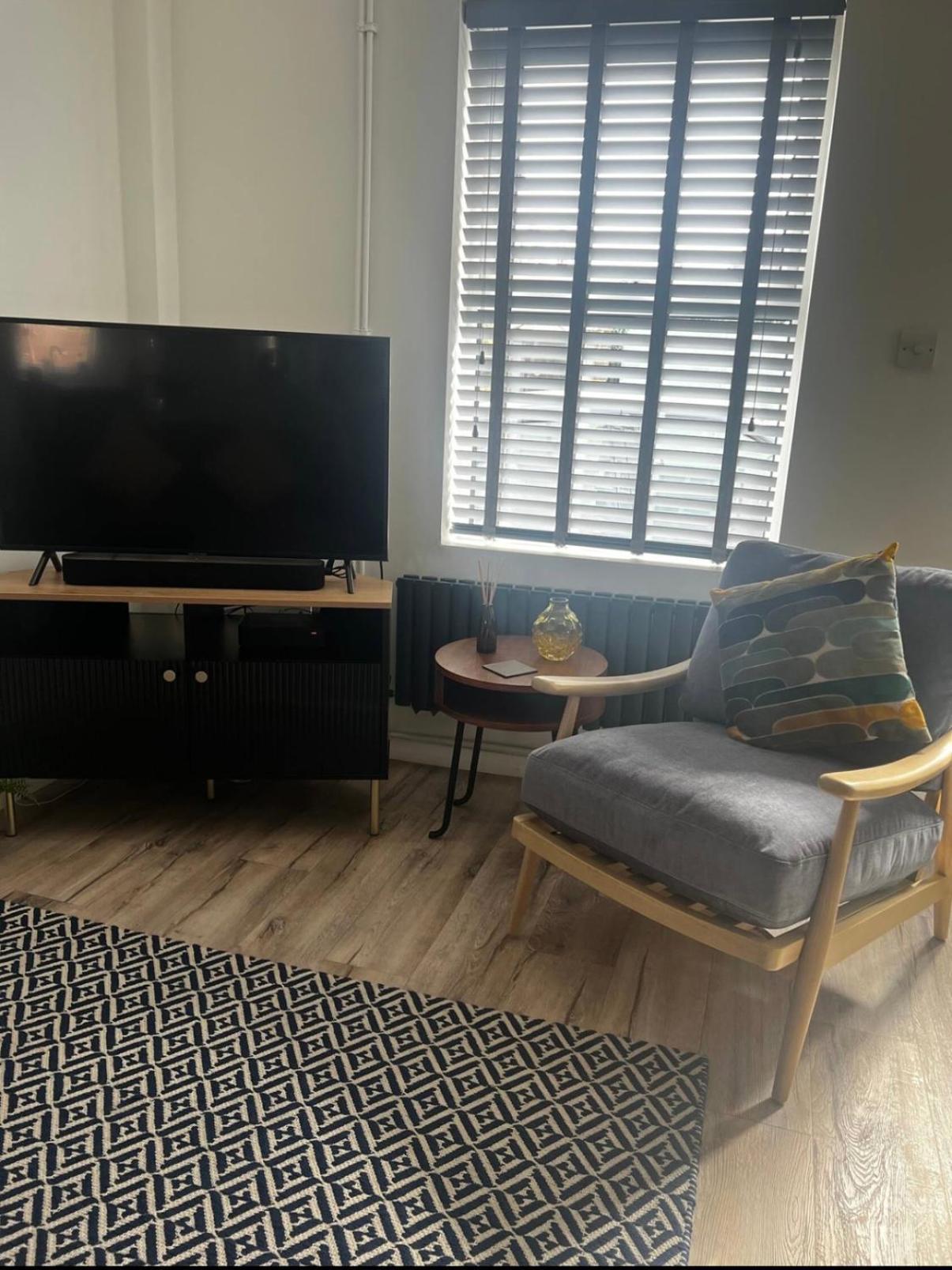 Modern 2 Bed House In Rainham, Kent - Central Location Rainham  Exteriör bild